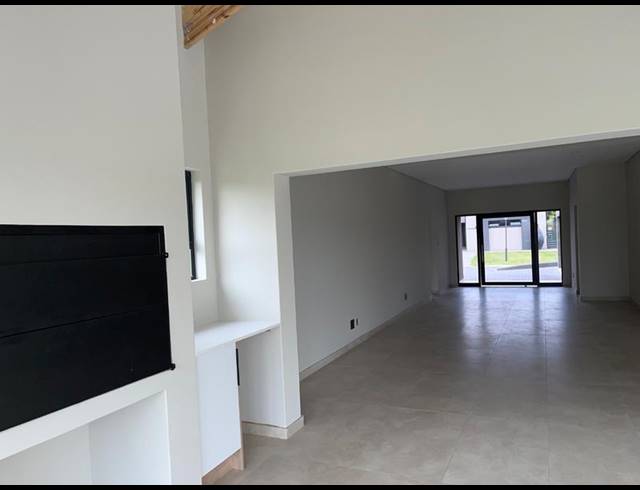 3 BEDROOM HOUSE FOR SALE IN HERON BANKS GOLF ESTATE